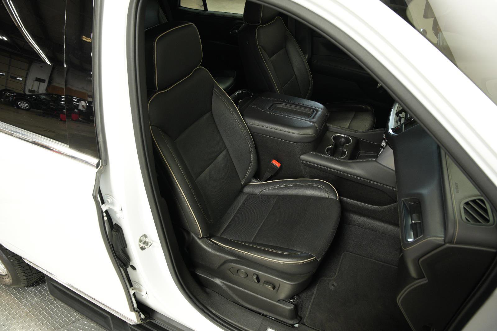 Used 2021 GMC Yukon SLT image 16