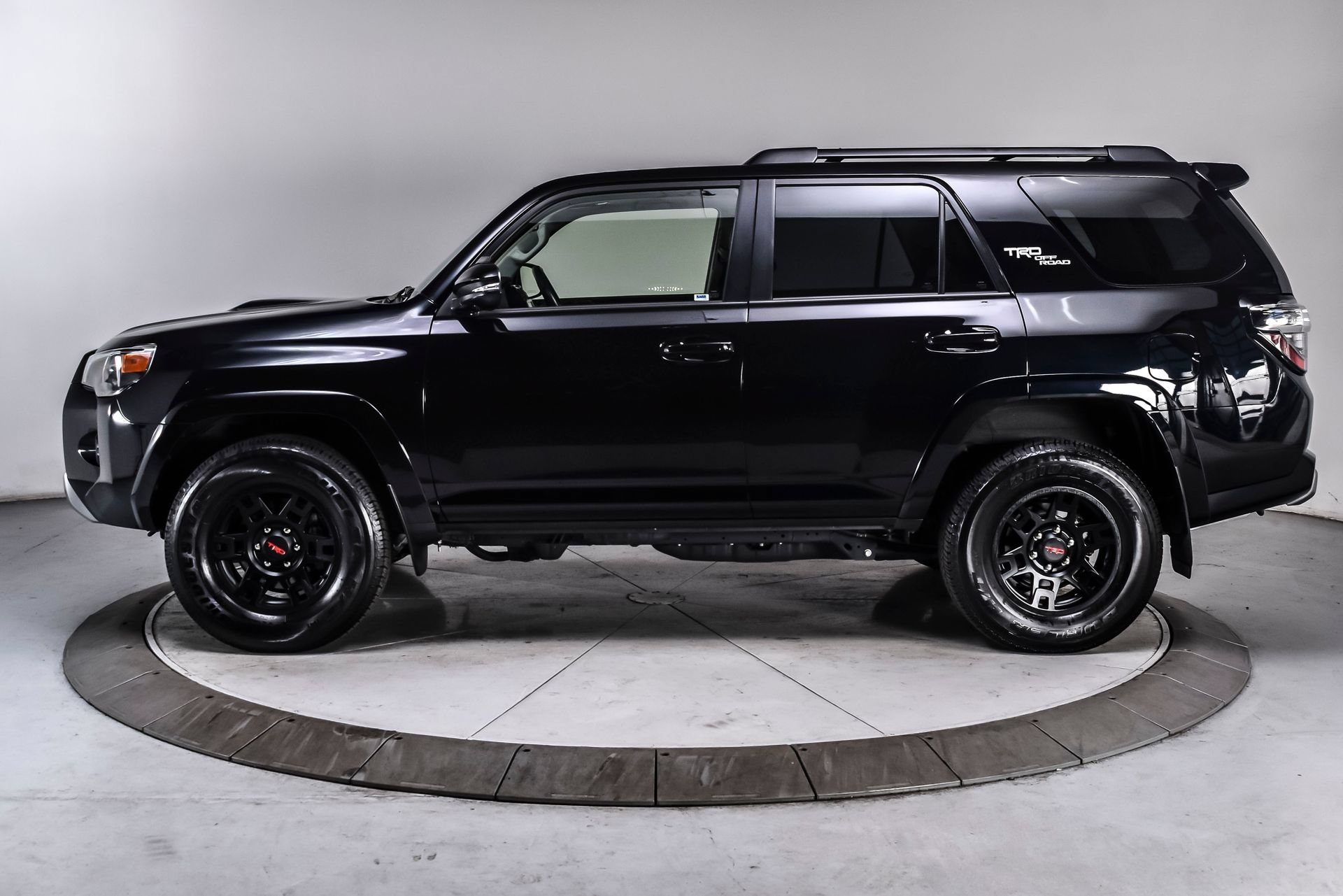 Used 2024 Toyota 4Runner TRD Off-Road Premium w/ Off Road Premium Plus Package AWD/4WD image 3