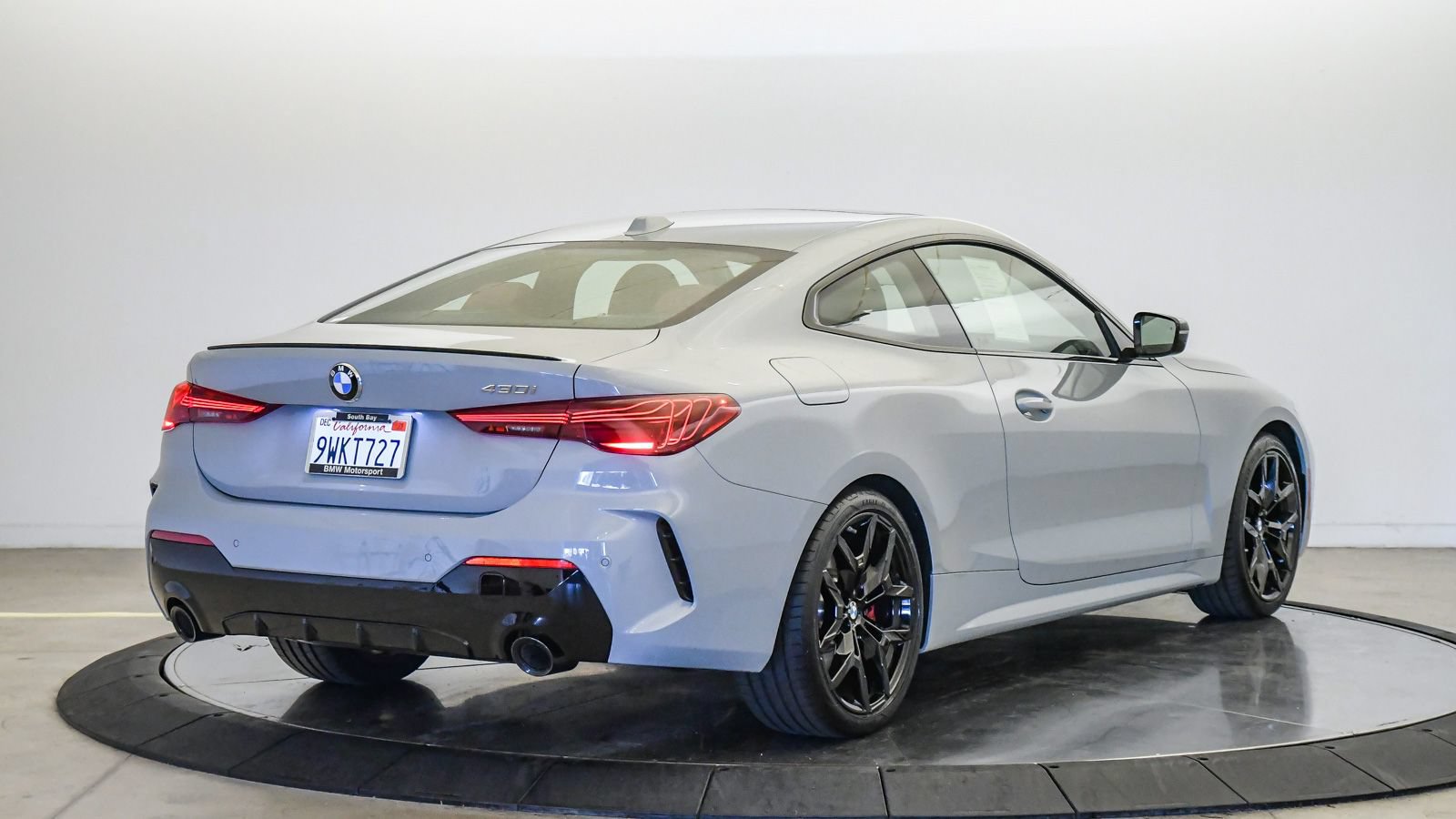 Used 2026 BMW 430i Coupe w/ M Sport Package RWD image 5