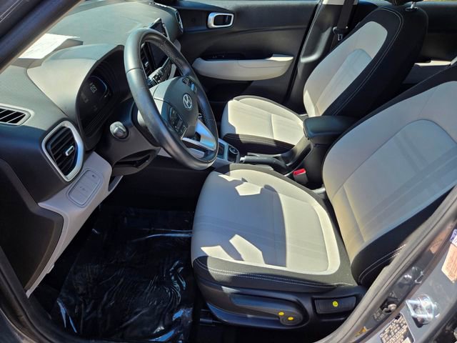 Used 2025 Hyundai Venue SEL FWD image 13