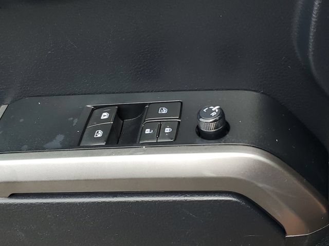 Used 2019 Toyota Tacoma SR5 w/ SR5 Appearance Package (SM) AWD/4WD image 20