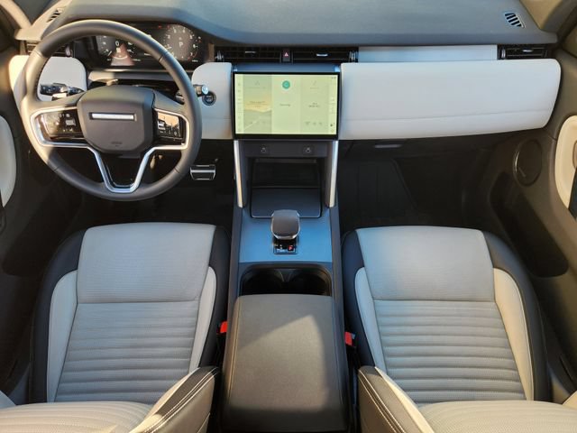 Used 2025 Land Rover Discovery Sport Dynamic SE AWD/4WD image 25