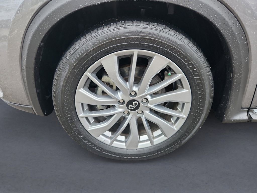 Used 2025 INFINITI QX50 Luxe w/ Accent Package image 8