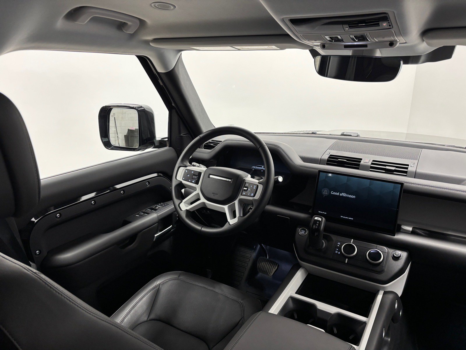 New 2025 Land Rover Defender 130 X-Dynamic SE AWD/4WD image 34