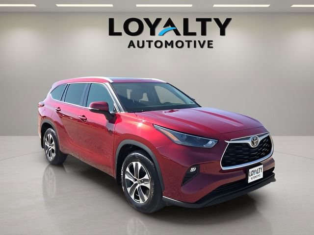 Used 2022 Toyota Highlander XLE image 7