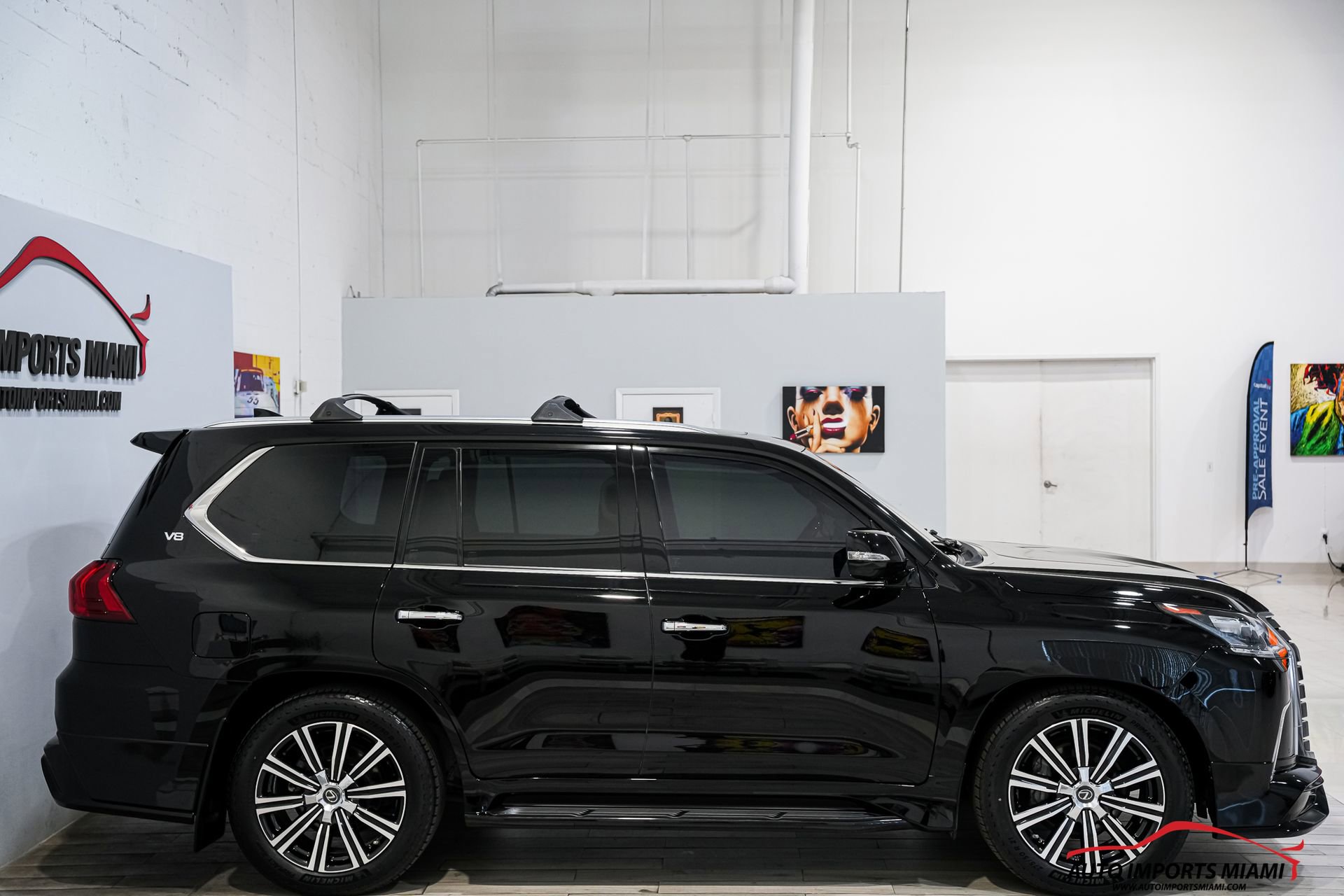 Used 2021 Lexus LX 570 4WD w/ Luxury Package image 25