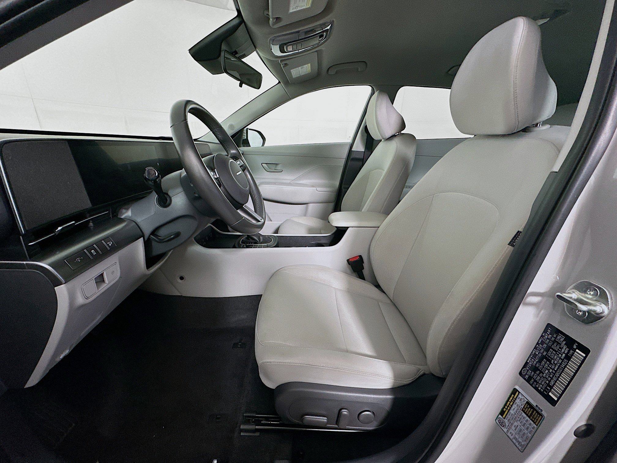 Used 2025 Hyundai Kona SEL image 13