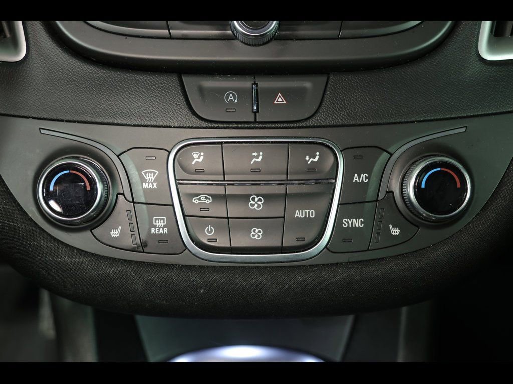 Used 2024 Chevrolet Malibu LT image 16