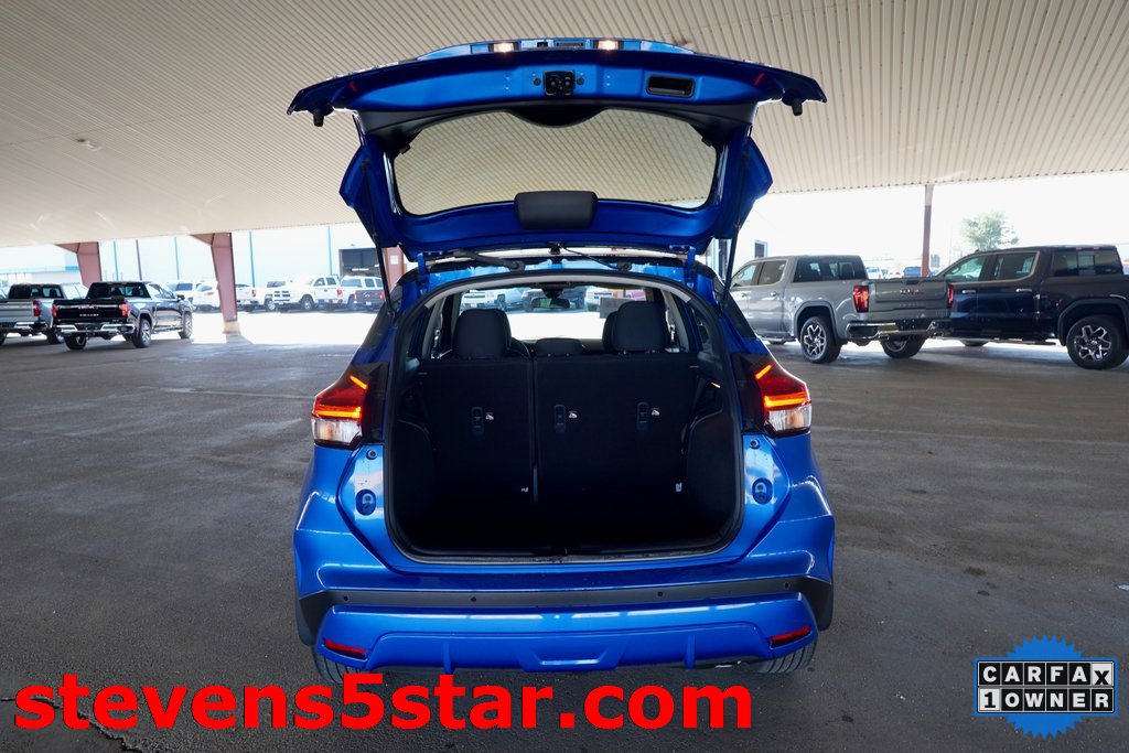 Used 2024 Nissan Kicks SV image 3