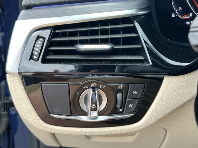 Used 2022 BMW 540i w/ Premium Package RWD image 31