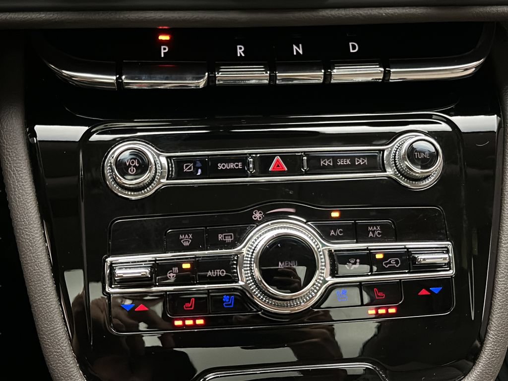 Used 2021 Lincoln Corsair AWD w/ Sport Package image 33