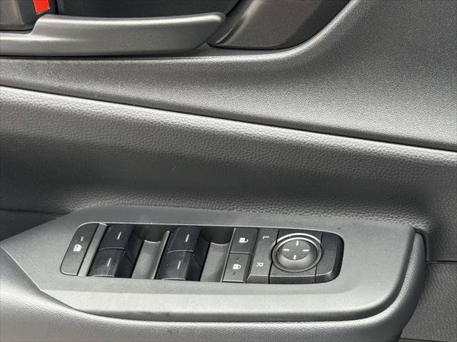 Certified 2025 Toyota Prius Plug-In Hybrid FWD image 19