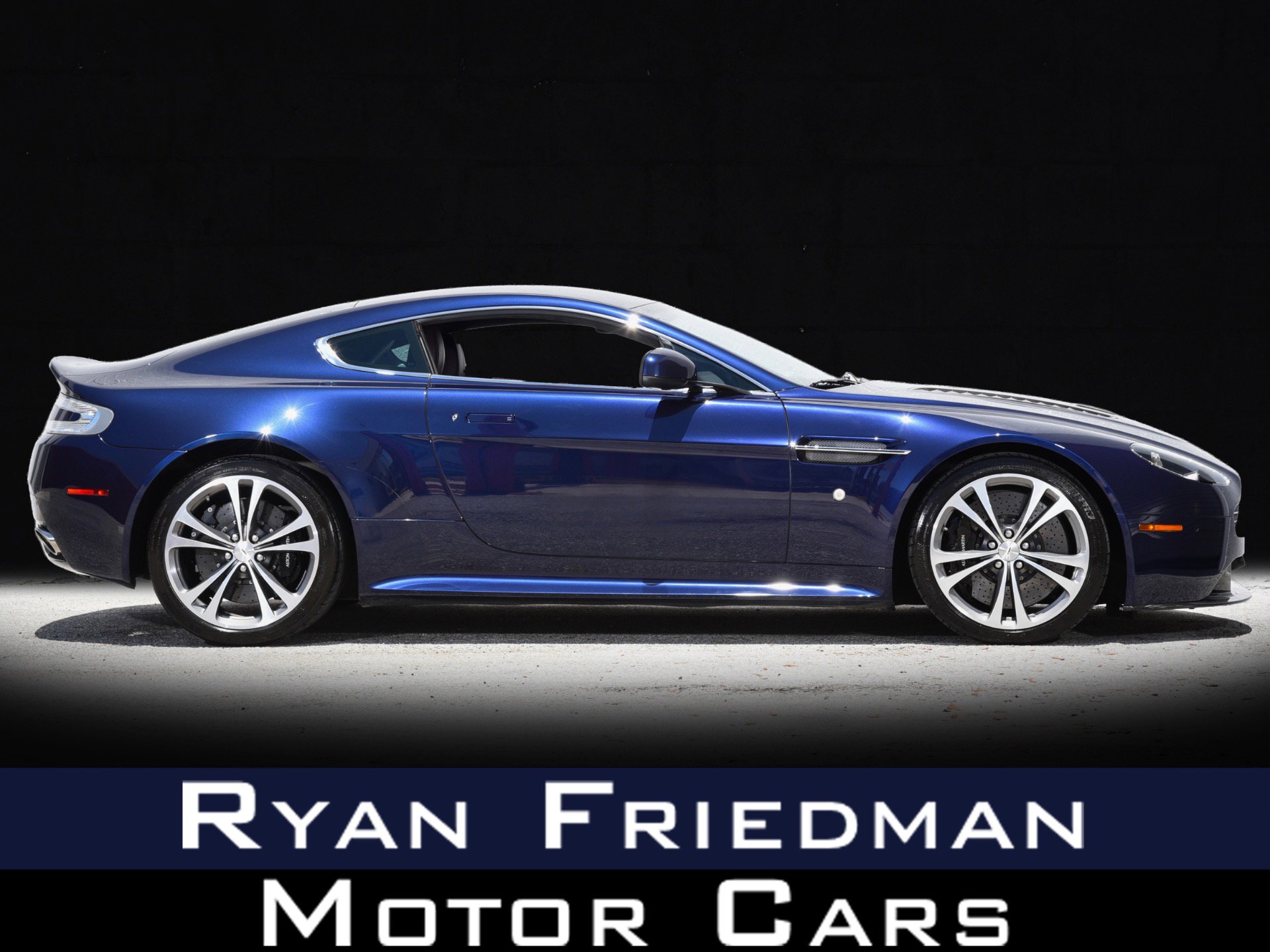 Used 2011 Aston Martin V12 Vantage Coupe RWD image 1