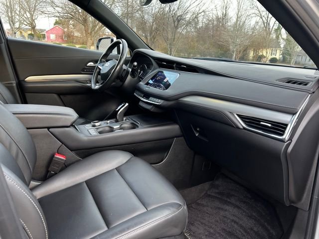 Used 2022 Cadillac XT4 Premium Luxury w/ Safety Alert Package image 24
