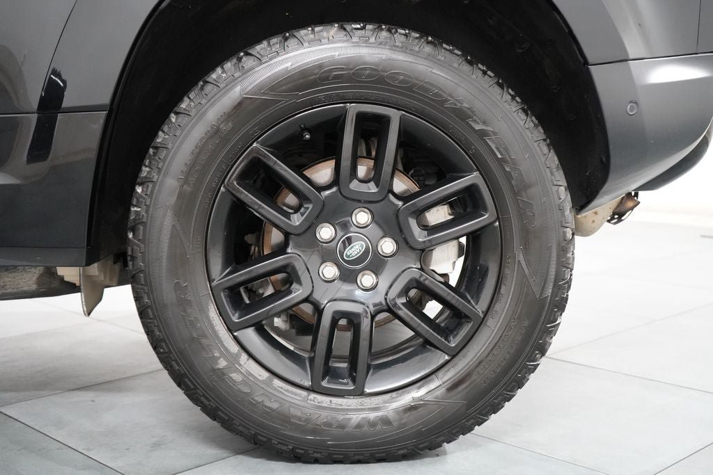 Used 2022 Land Rover Defender 110 S AWD/4WD image 36