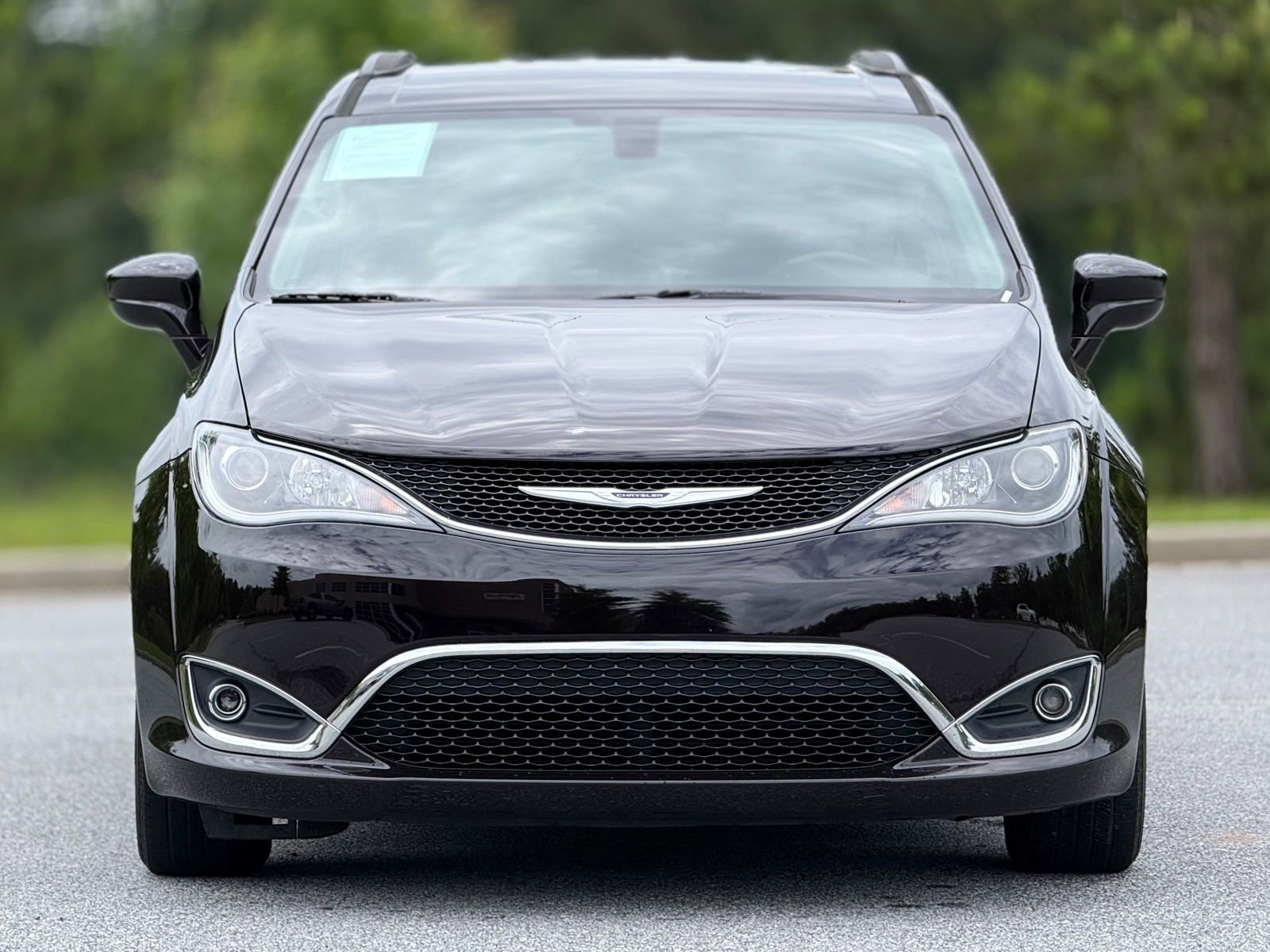 Used 2017 Chrysler Pacifica Touring-L FWD image 3