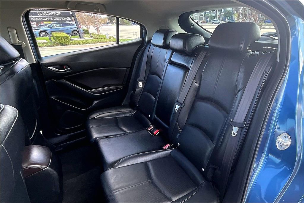 Used 2018 MAZDA MAZDA3 Grand Touring w/ Premium Equipment Package image 33