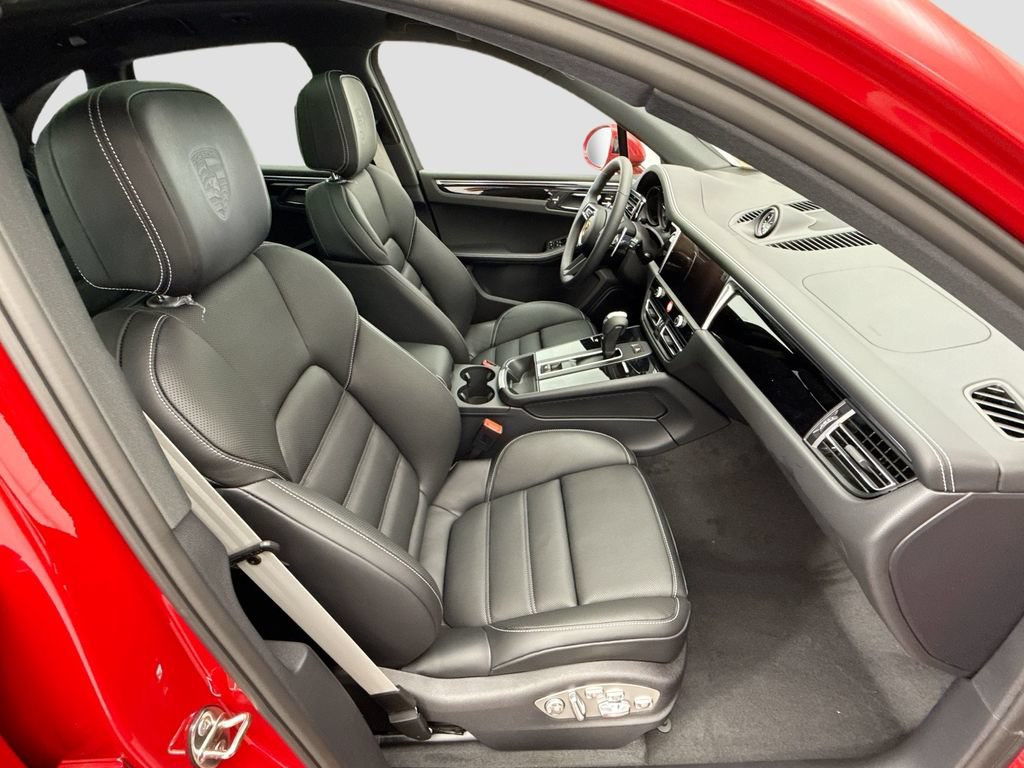 Used 2026 Porsche Macan AWD/4WD image 22