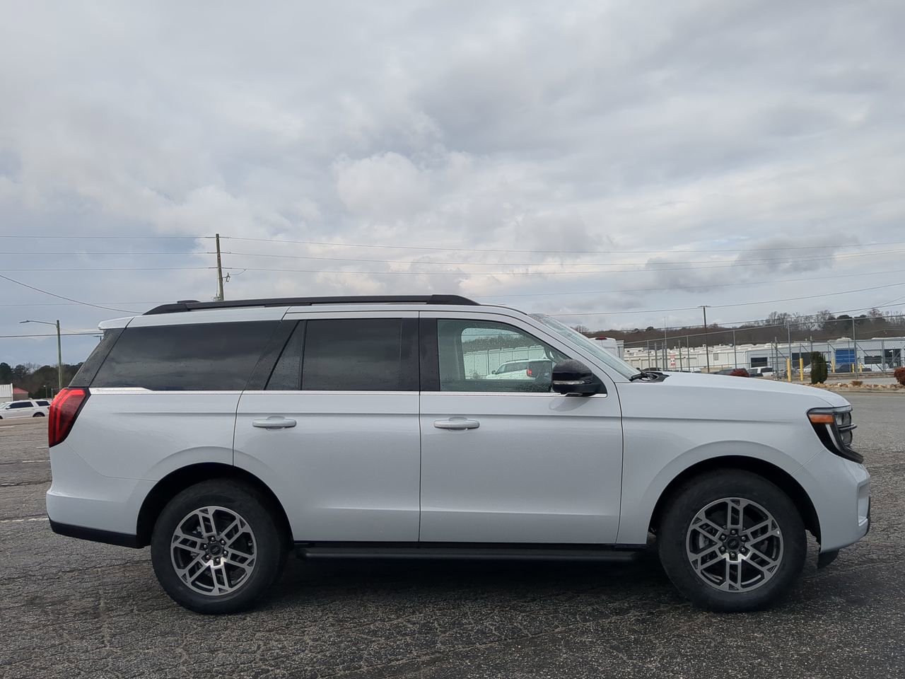 New 2026 Ford Expedition Active image 2