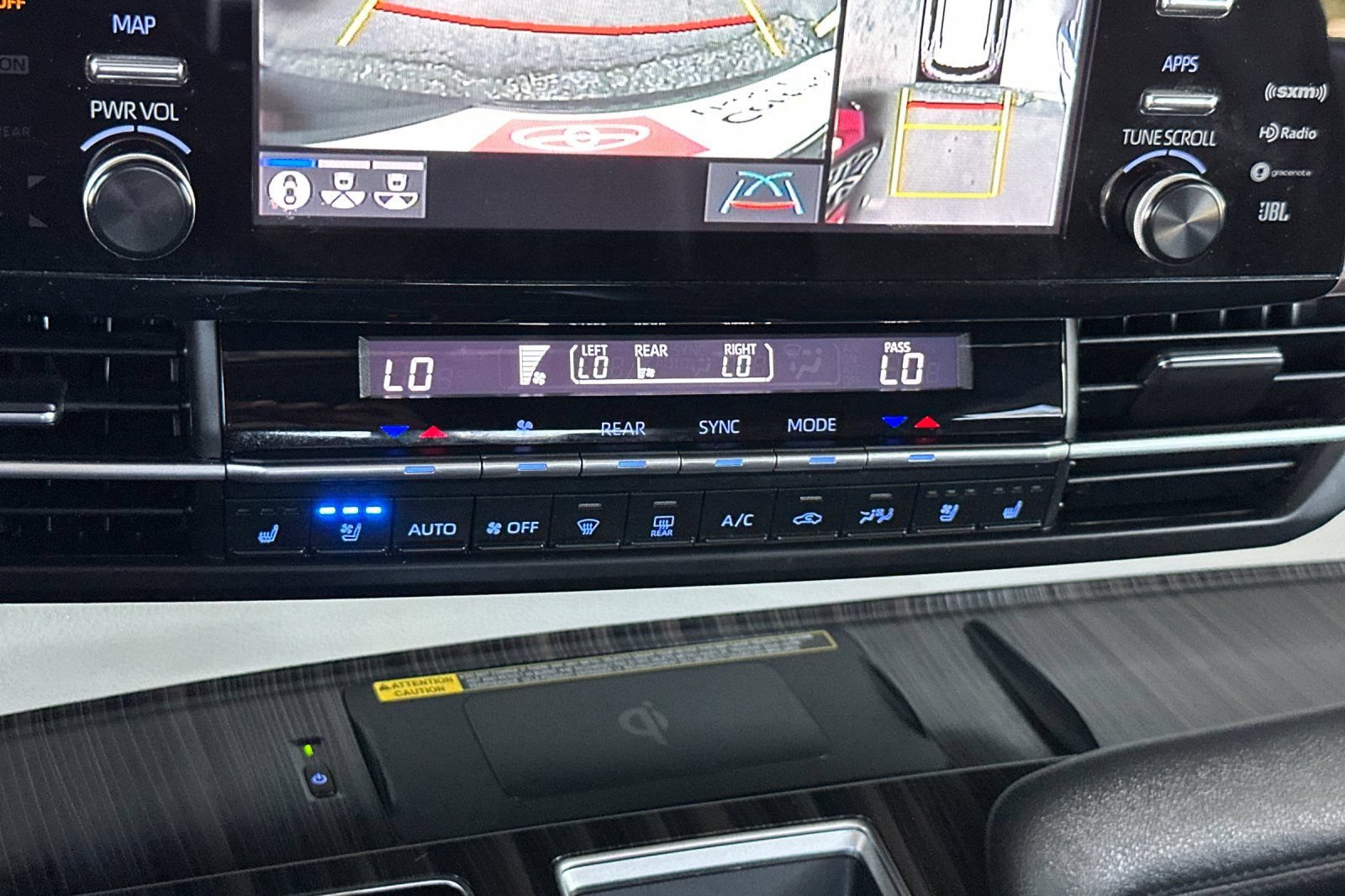 Certified 2022 Toyota Sienna Platinum FWD image 23