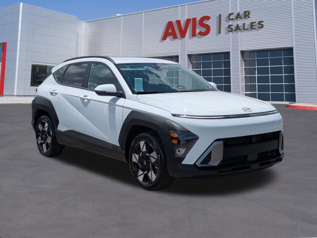 Used 2025 Hyundai Kona SEL FWD image 3