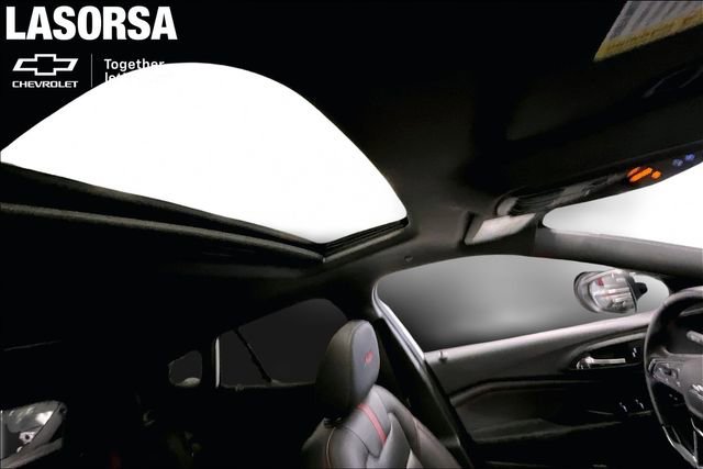 Certified 2025 Chevrolet Trax RS w/ Sunroof Package FWD image 22
