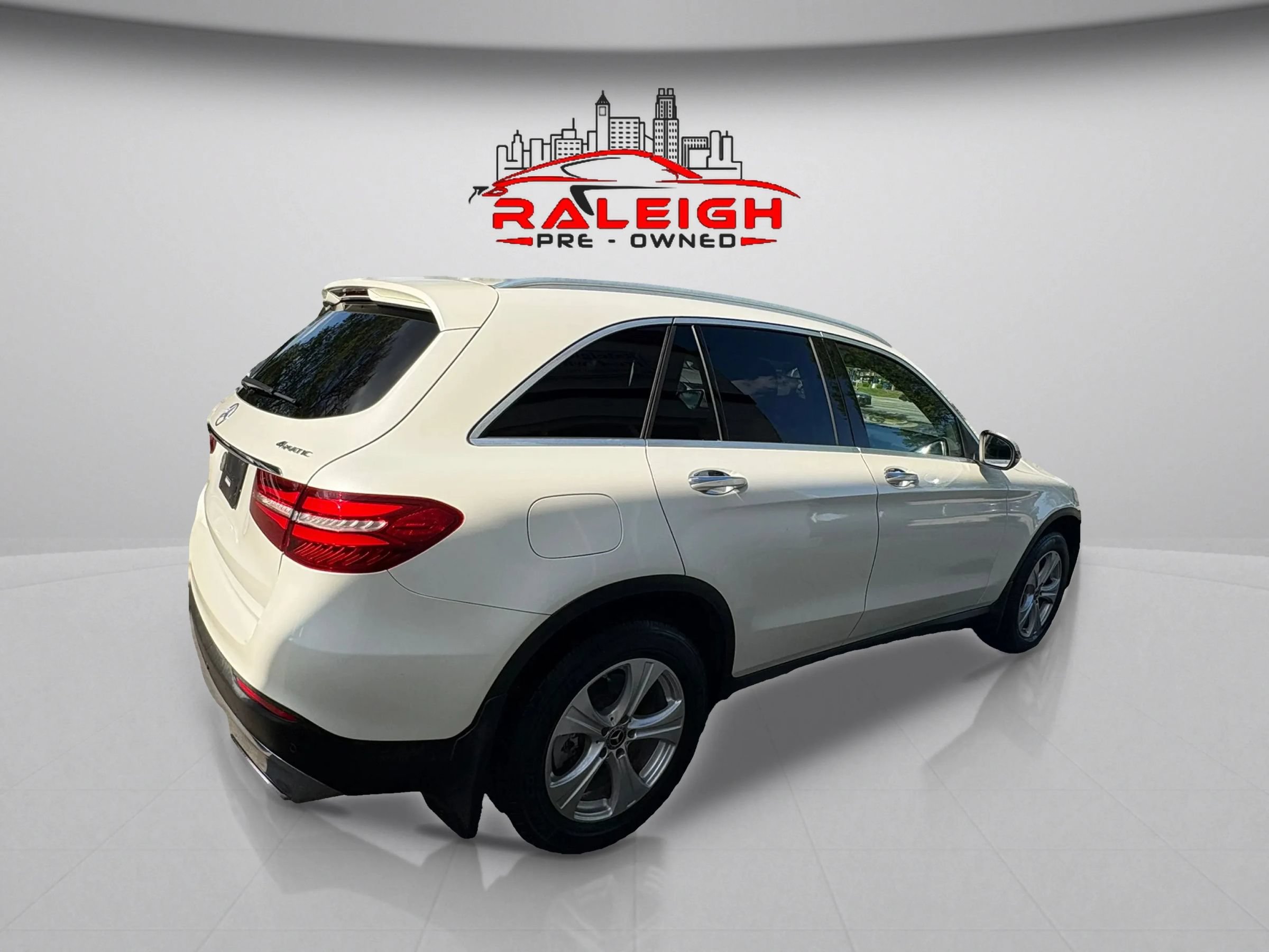 Used 2018 Mercedes-Benz GLC 300 4MATIC image 5