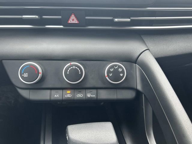 Certified 2023 Hyundai Elantra SE w/ Cargo Package image 28