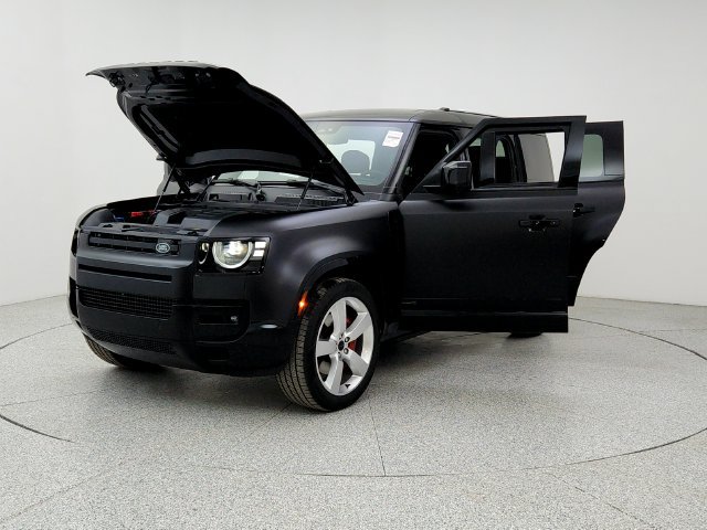 New 2026 Land Rover Defender 110 X AWD/4WD image 9
