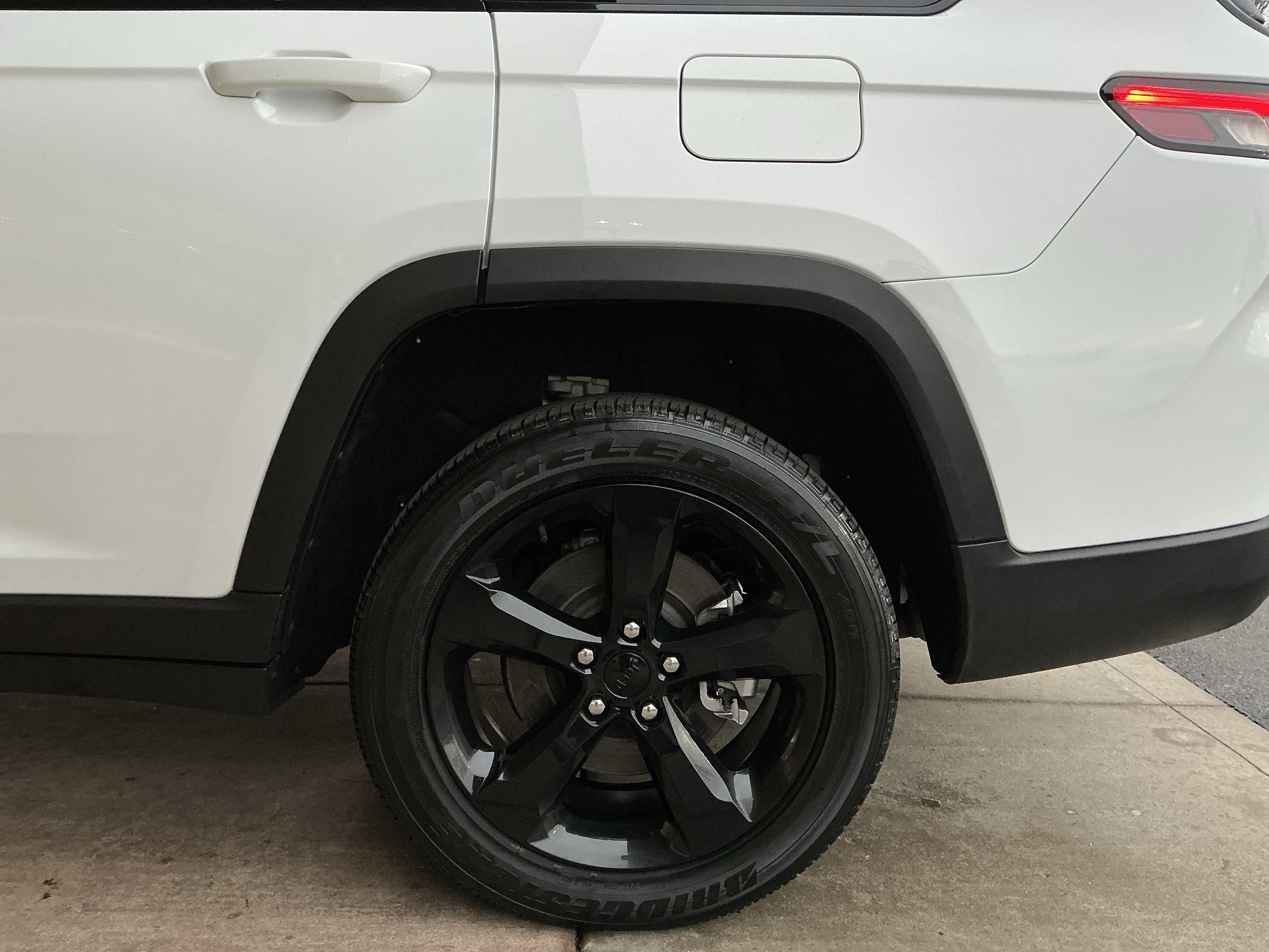 Used 2022 Jeep Grand Cherokee L Laredo image 23