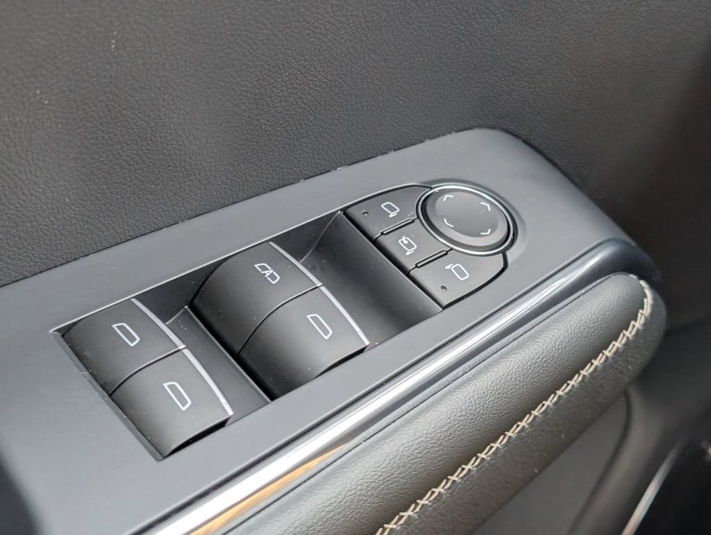 Used 2024 GMC Acadia Denali image 15