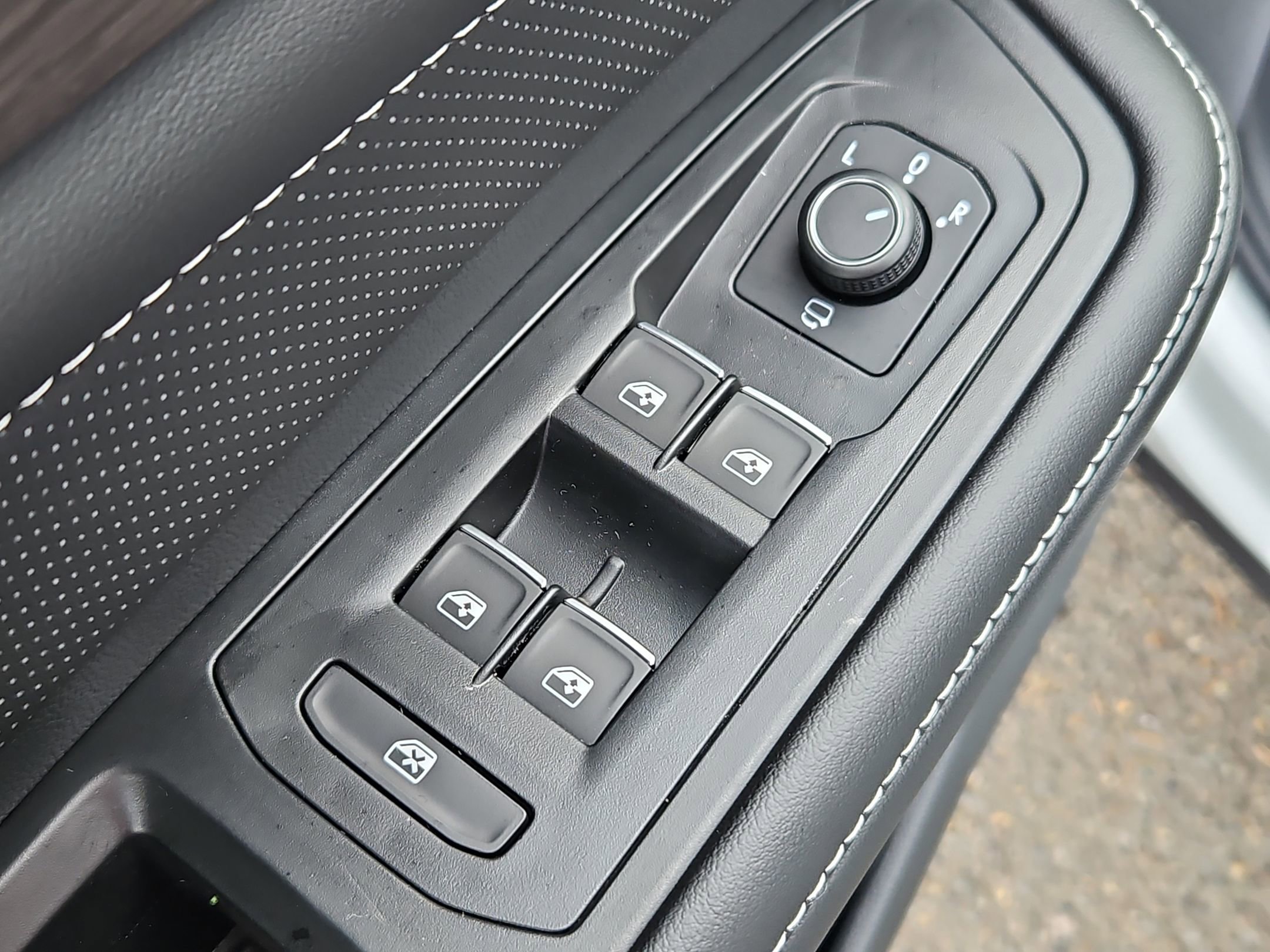 New 2026 Volkswagen Atlas SEL Premium R-Line image 10