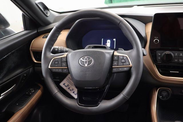 Certified 2025 Toyota Grand Highlander AWD Hybrid image 16