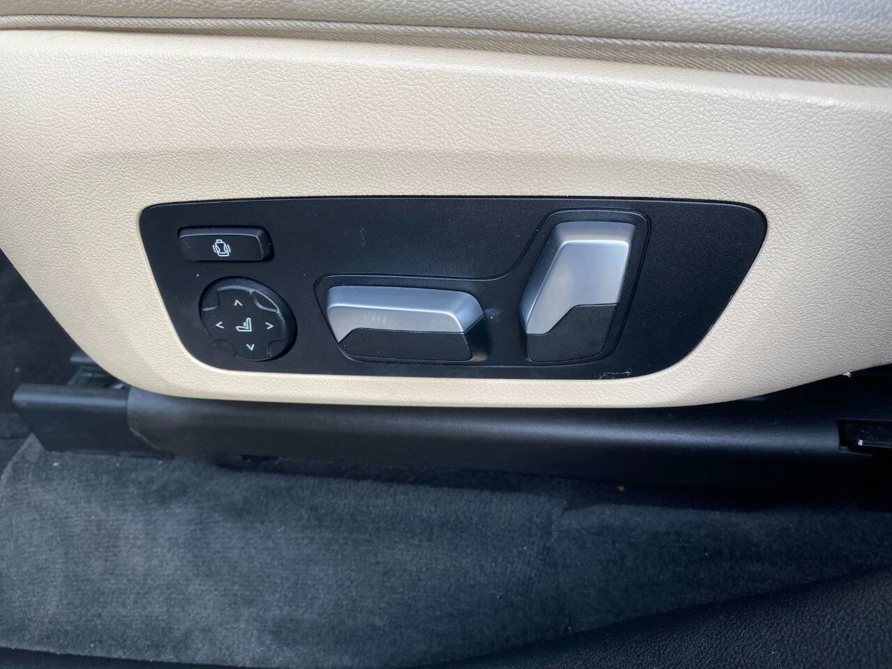 Used 2019 BMW X3 sDrive30i w/ Premium Package image 20