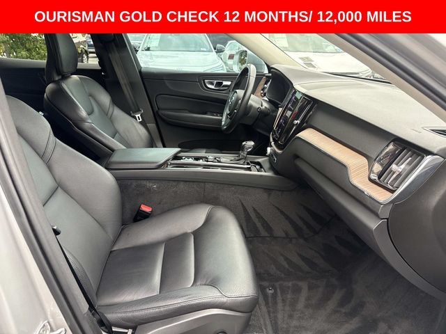 Used 2021 Volvo XC60 T5 Momentum w/ Premium Package FWD image 10