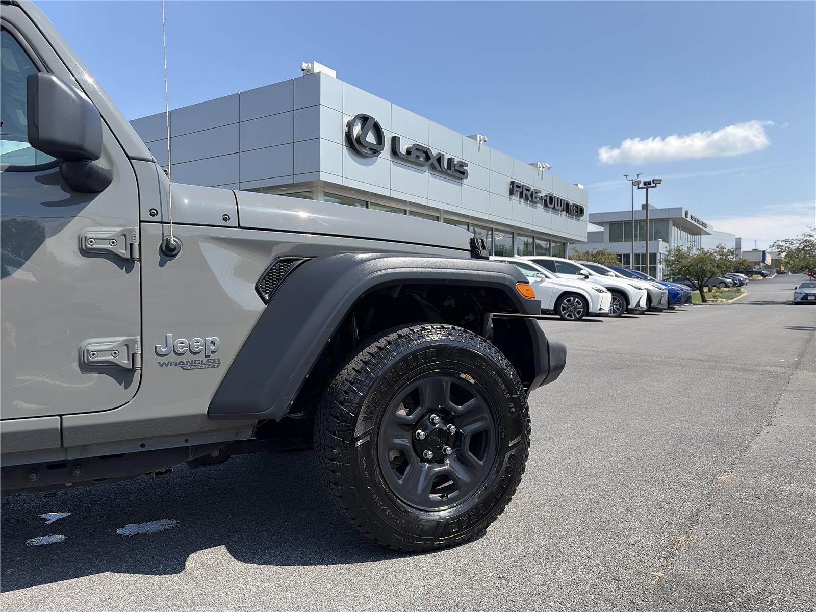 Used 2018 Jeep Wrangler Sport AWD/4WD image 13