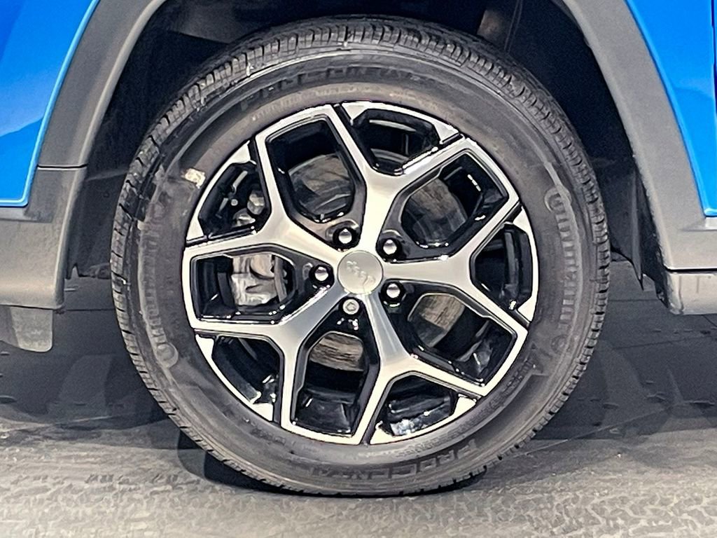 Used 2024 Jeep Compass Limited image 33