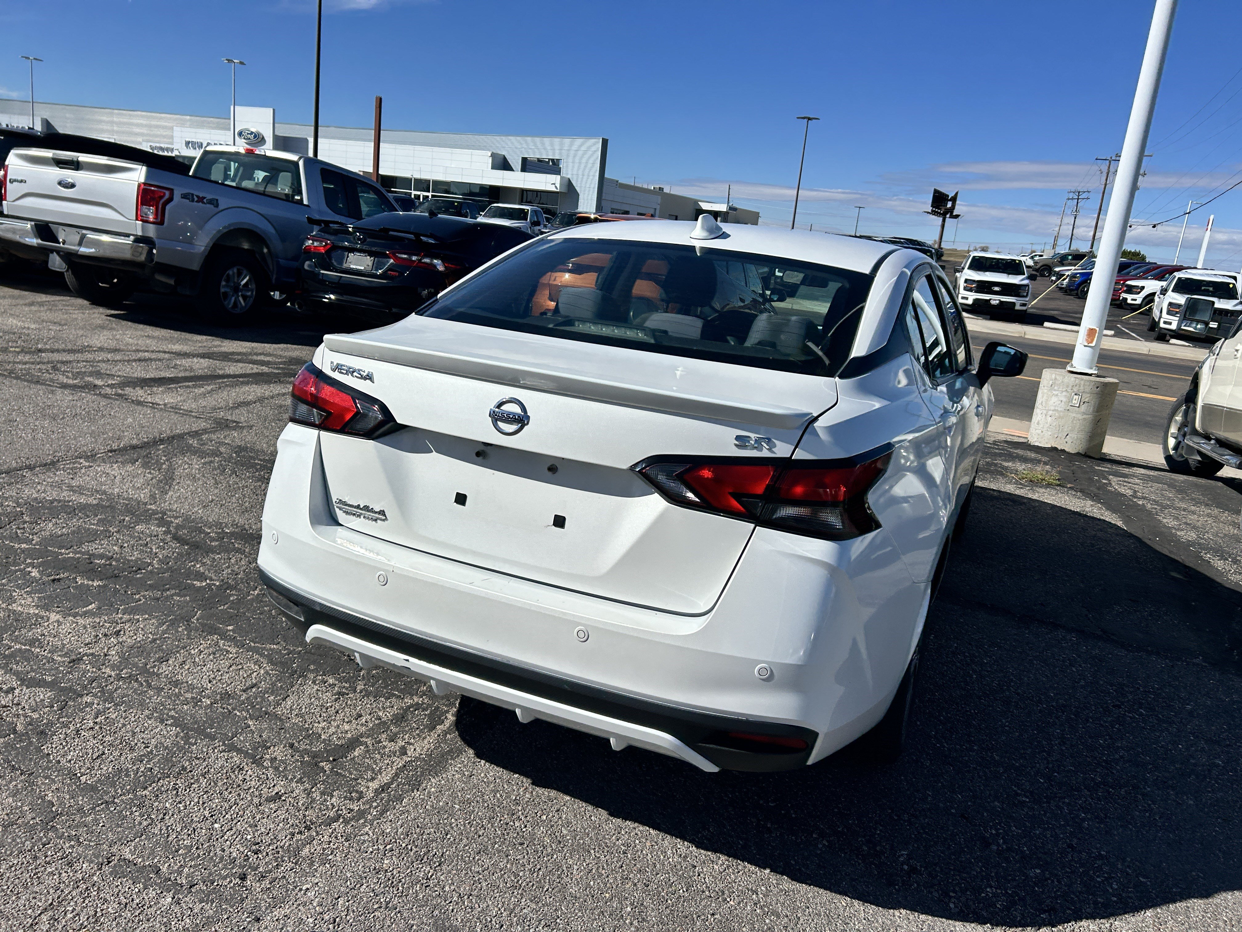 Used 2020 Nissan Versa SR FWD image 6