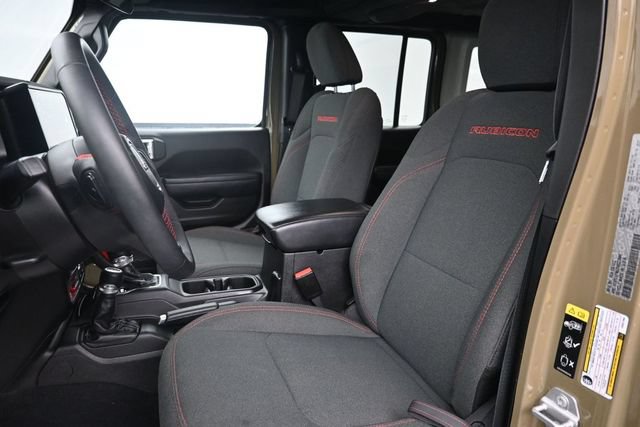 Used 2025 Jeep Wrangler Unlimited Rubicon AWD/4WD image 13