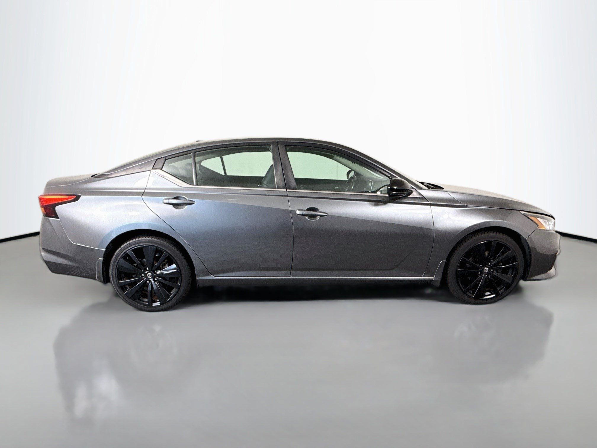 Used 2019 Nissan Altima 2.5 SR w/ SR Premium Package AWD/4WD image 11