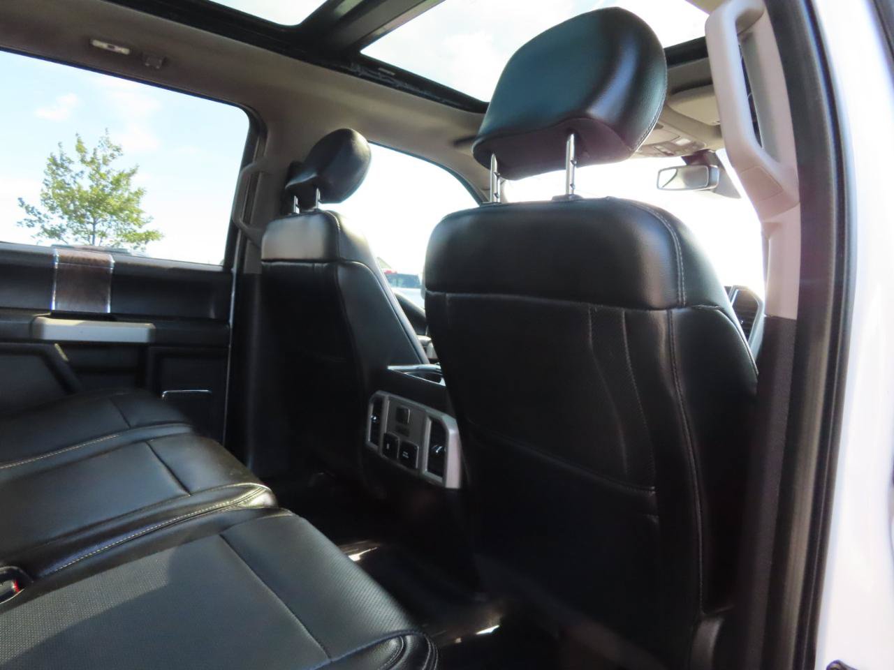 Used 2018 Ford F250 Lariat w/ Lariat Ultimate Package AWD/4WD image 52