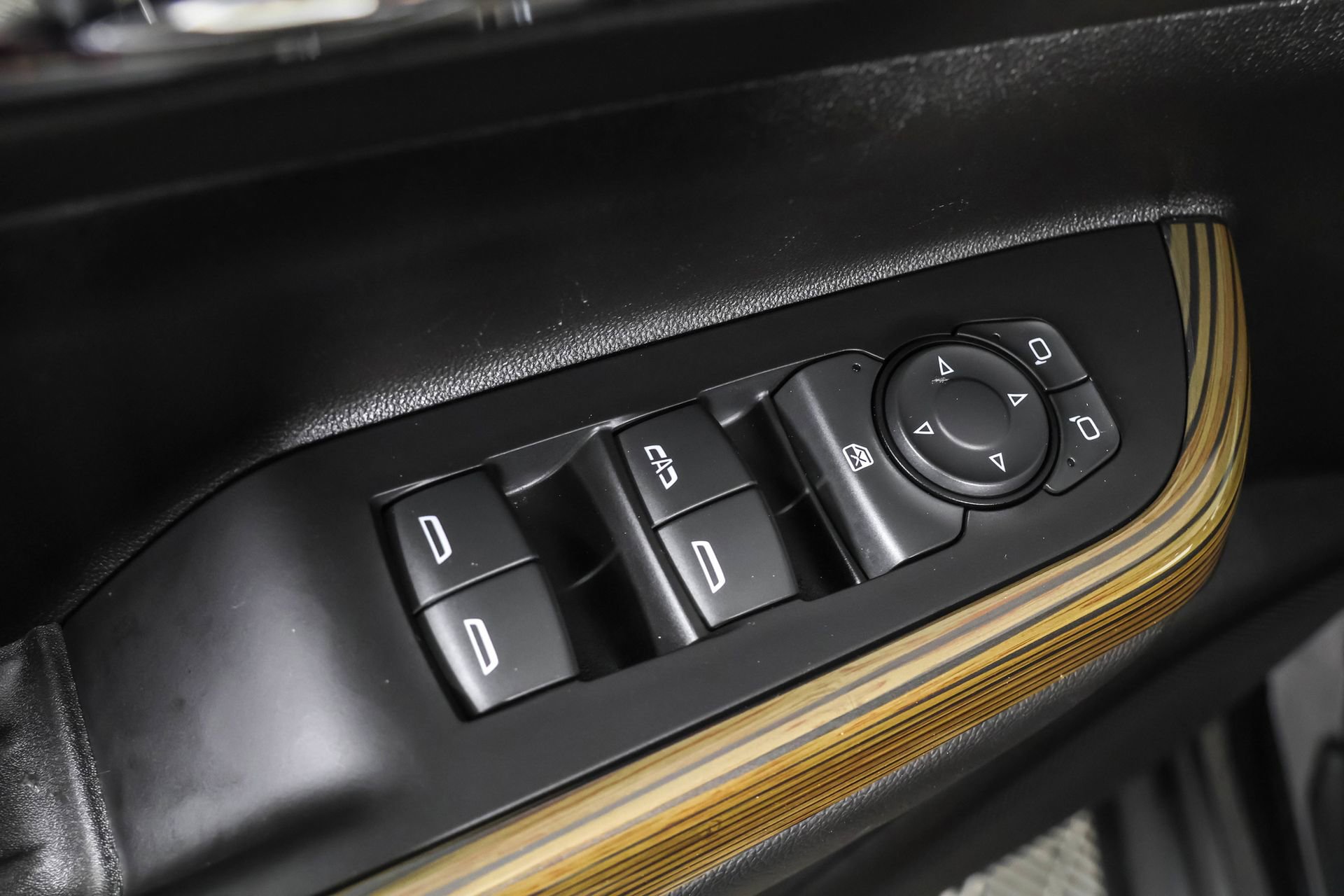 Used 2023 GMC Acadia SLE w/ LPO, Floor Liner Package image 35