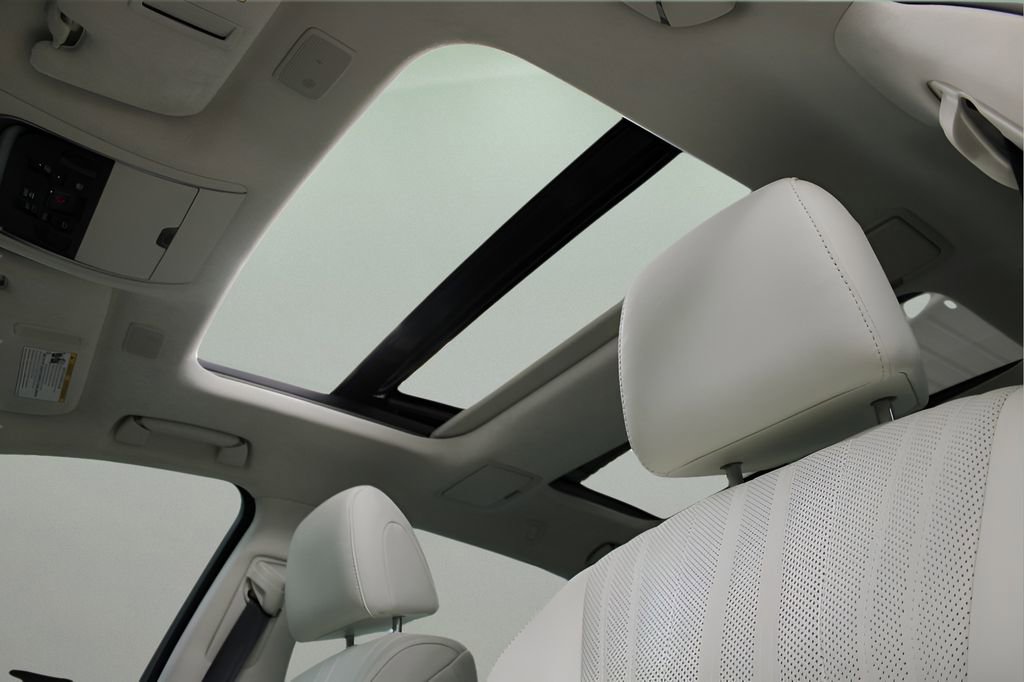 Used 2023 Lexus LS 500 w/ Interior Upgrade Package image 25