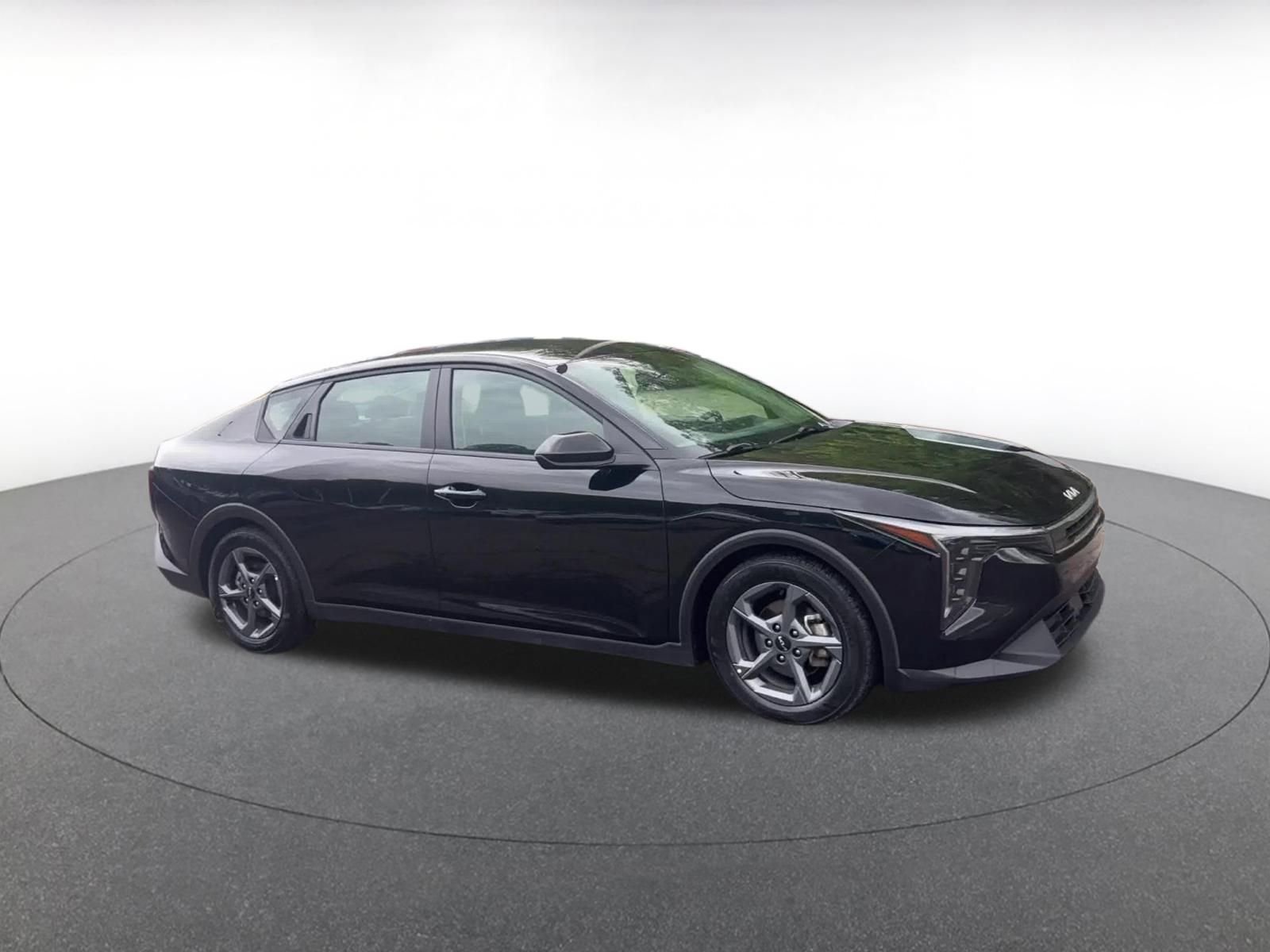 Used 2025 Kia K4 FWD image 2
