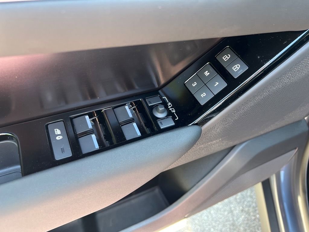 New 2026 Land Rover Range Rover Velar Dynamic SE image 11