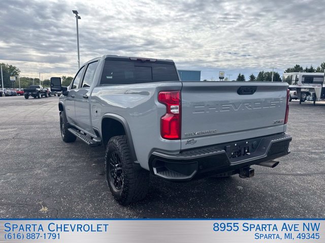 Used 2024 Chevrolet Silverado 2500 ZR2 w/ Technology Package AWD/4WD image 5