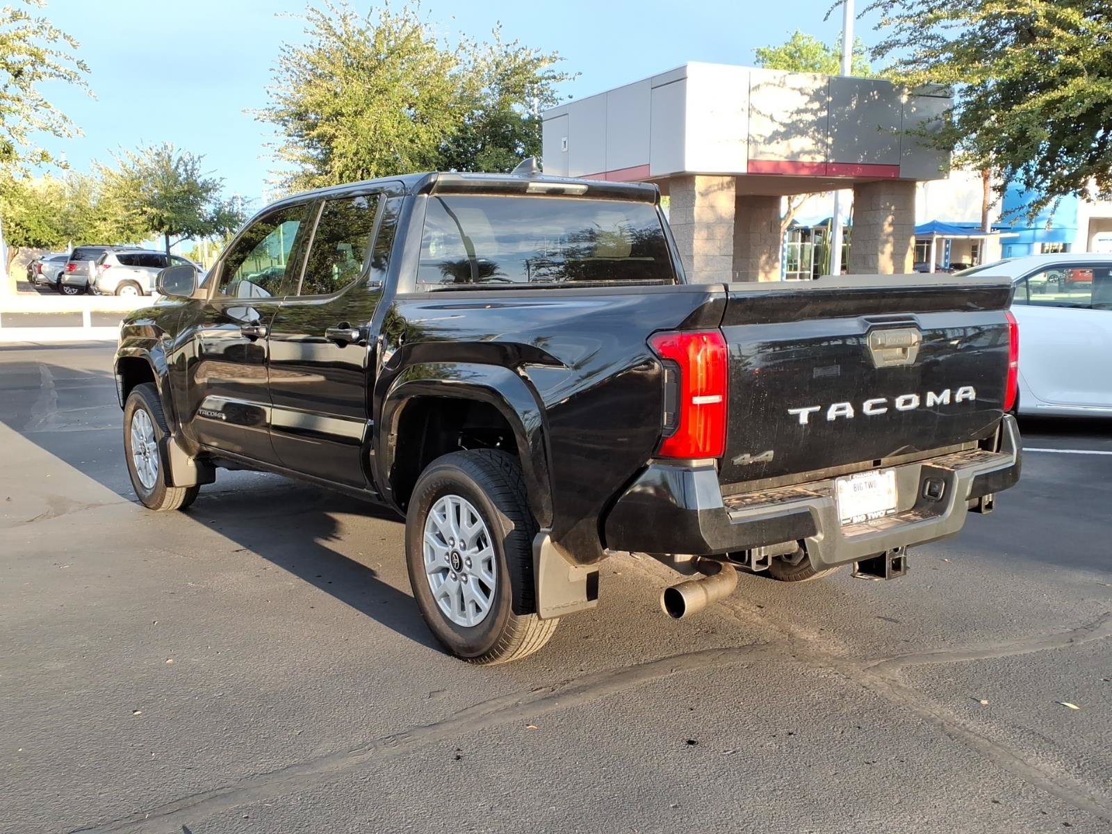 Certified 2025 Toyota Tacoma SR5 AWD/4WD image 5