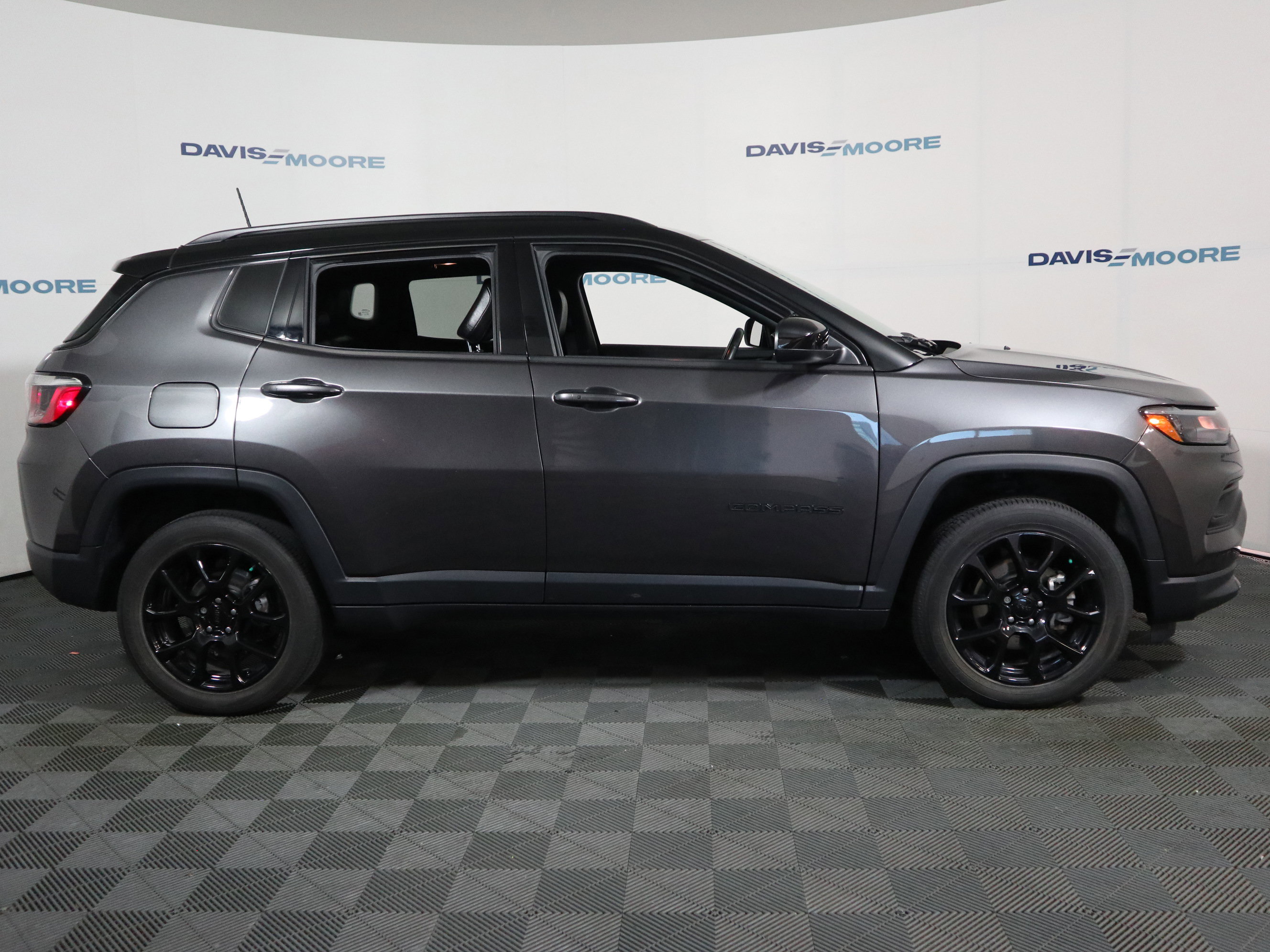 Used 2022 Jeep Compass Latitude w/ Convenience Group image 4