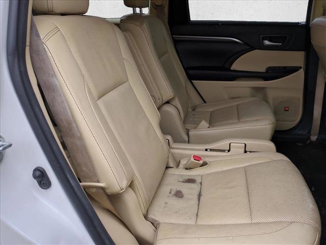 Used 2015 Toyota Highlander Limited image 18