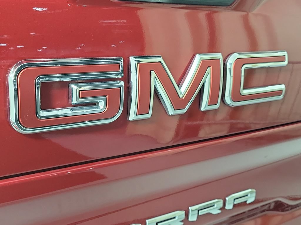Used 2024 GMC Sierra 1500 AT4 w/ Technology Package AWD/4WD image 6